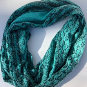 Cashmere infinity scarf